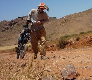 Crossing the Sahara Desert via Strida folding bike